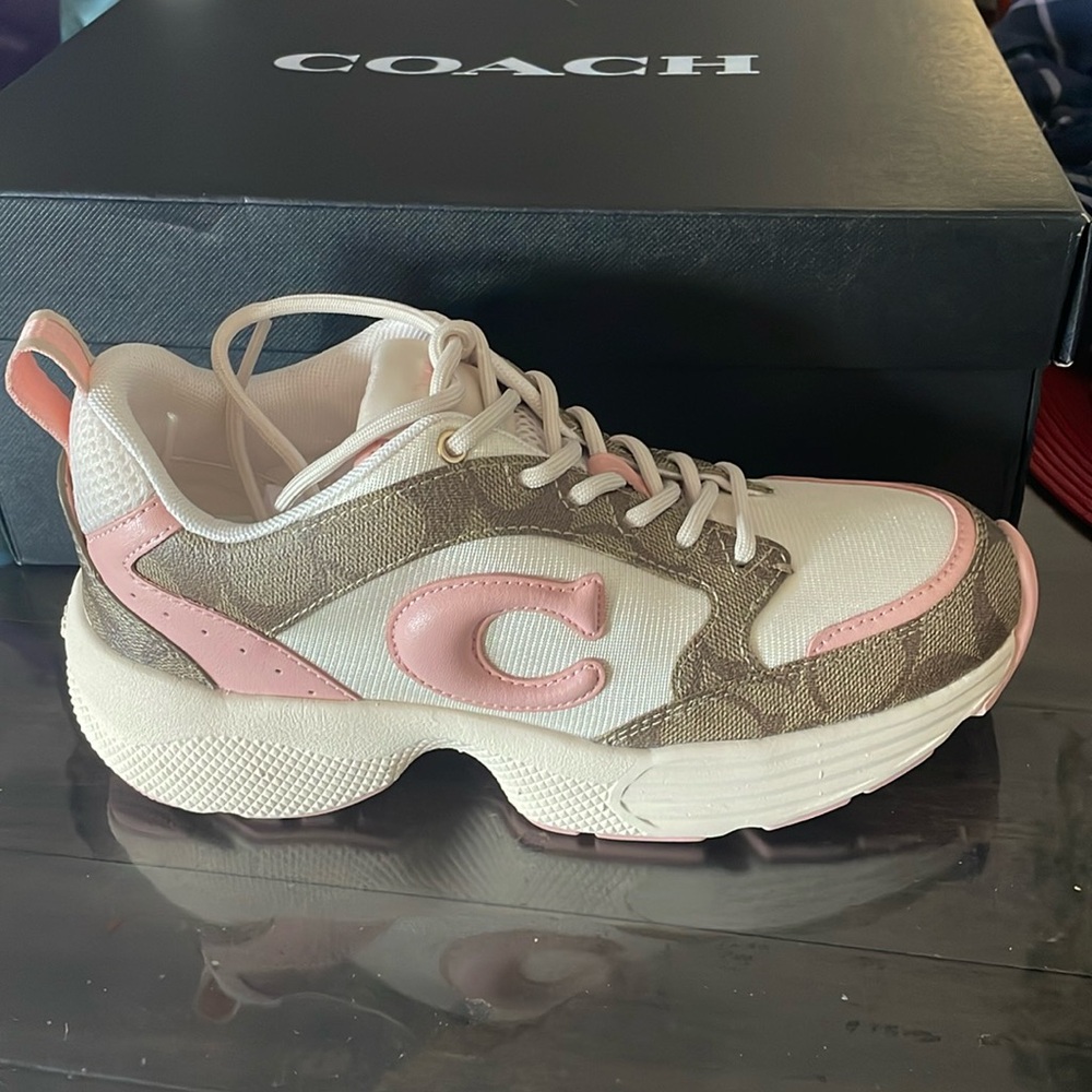 Woman’s coach sneakers size 5.5